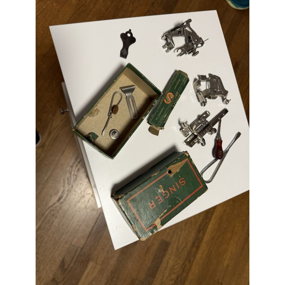 Singer Sewing Machine‎ Attachments